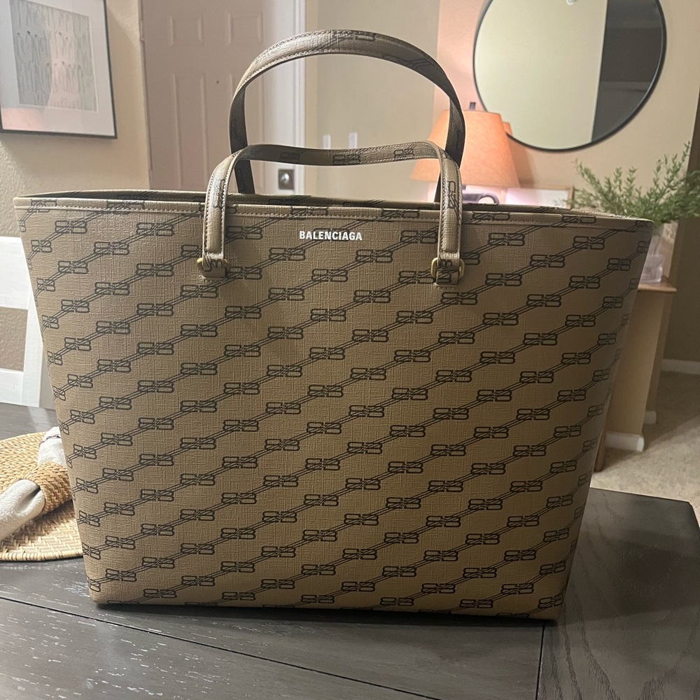 Balenciaga signature logo shopper tote bag